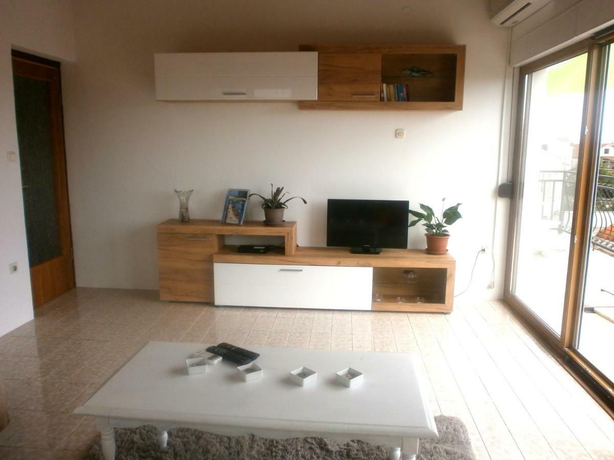 Apartmani Ljubica Kaštela Exterior foto